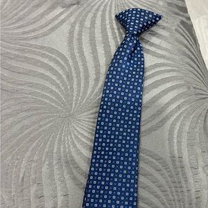 Boys tie new never worn